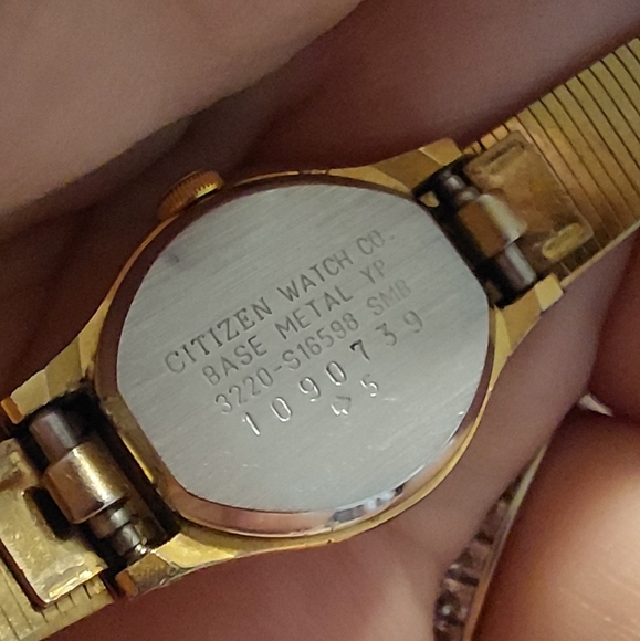 Citizen Gold Quartz Watch - Picture 4 of 5